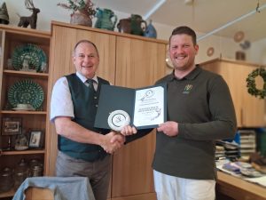 Wildplakette an ausgezeichnete Fleischhauerei Draxler verliehen, OÖ LJV