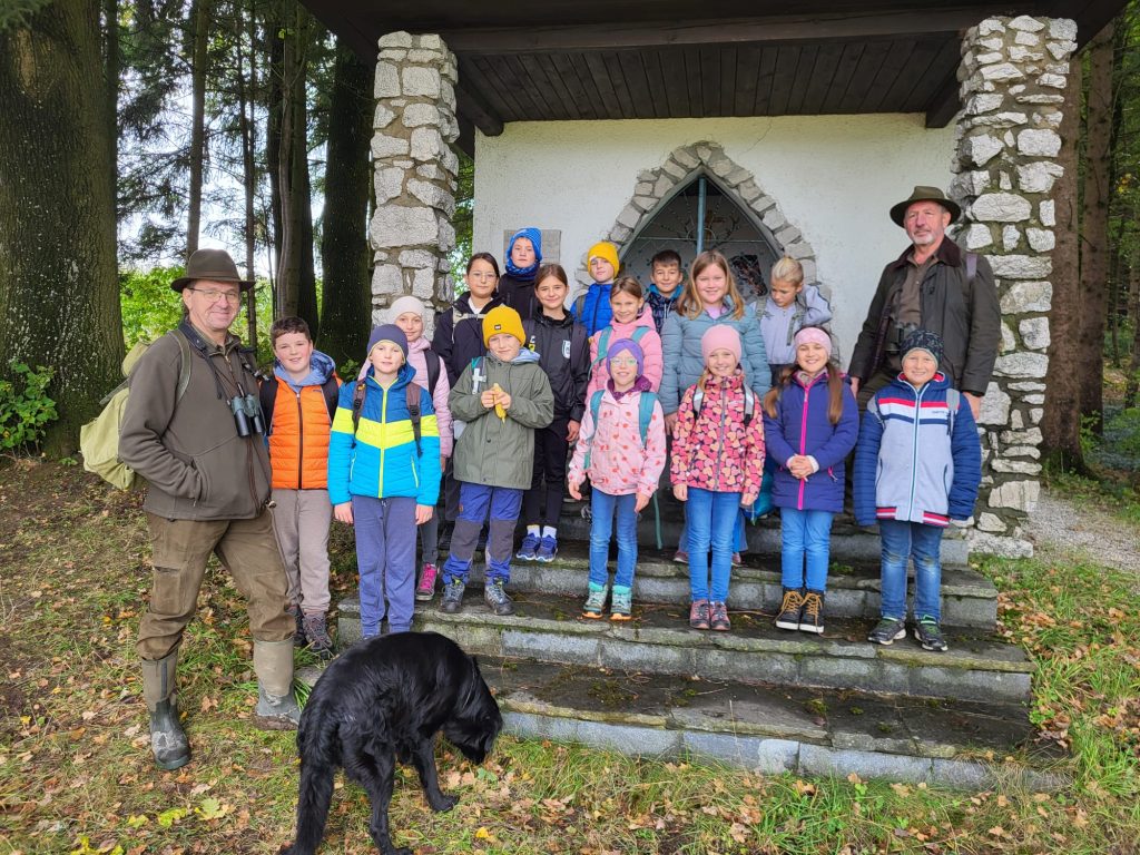 Schule und Jagd an der Volksschule Utzenaich, OÖ LJV